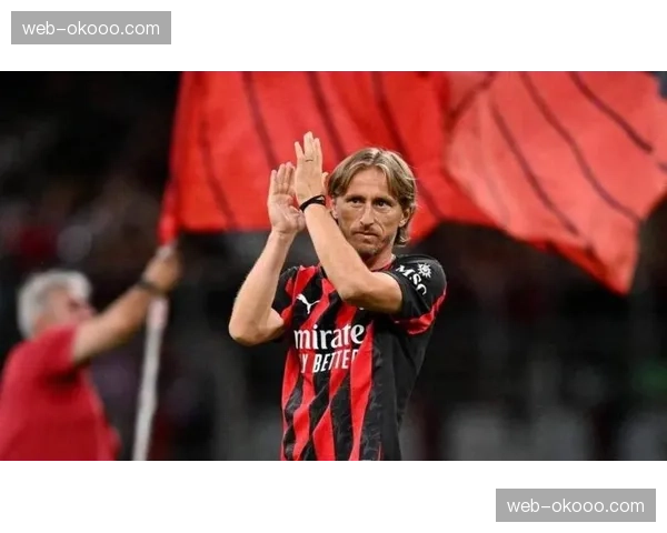 特写：老将莫德里奇替补登场后送出精准直塞打穿肋部，导演皇马绝杀